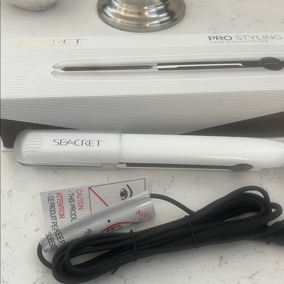 Seacret White Hair Straightener - Picture 3 of 5